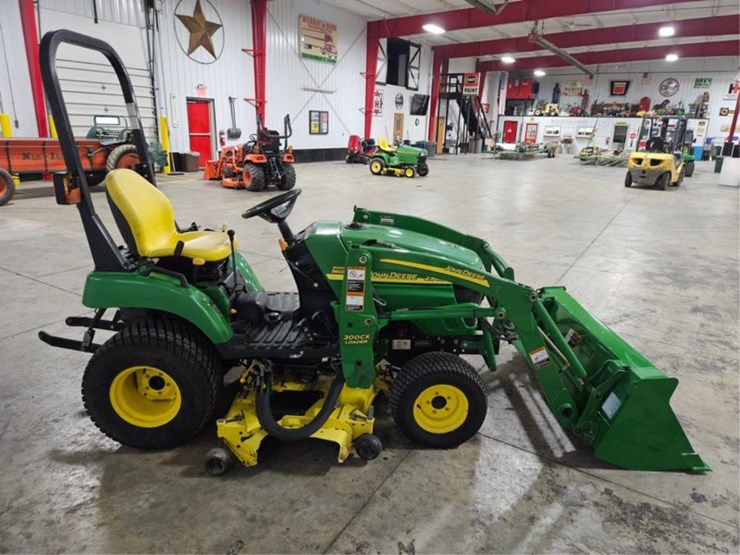 john-deere-2305-image-6