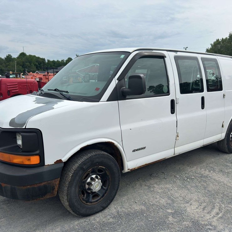 2010 CHEVROLET EXPRESS 2500