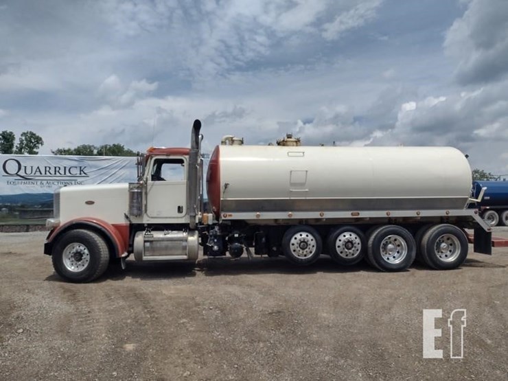 peterbilt-389-image-1