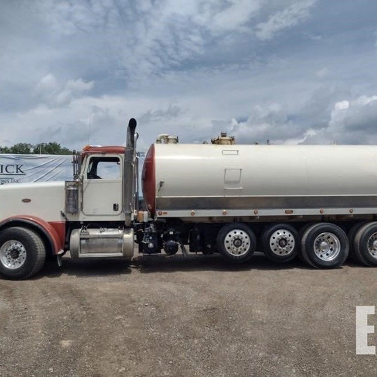 PETERBILT 389
