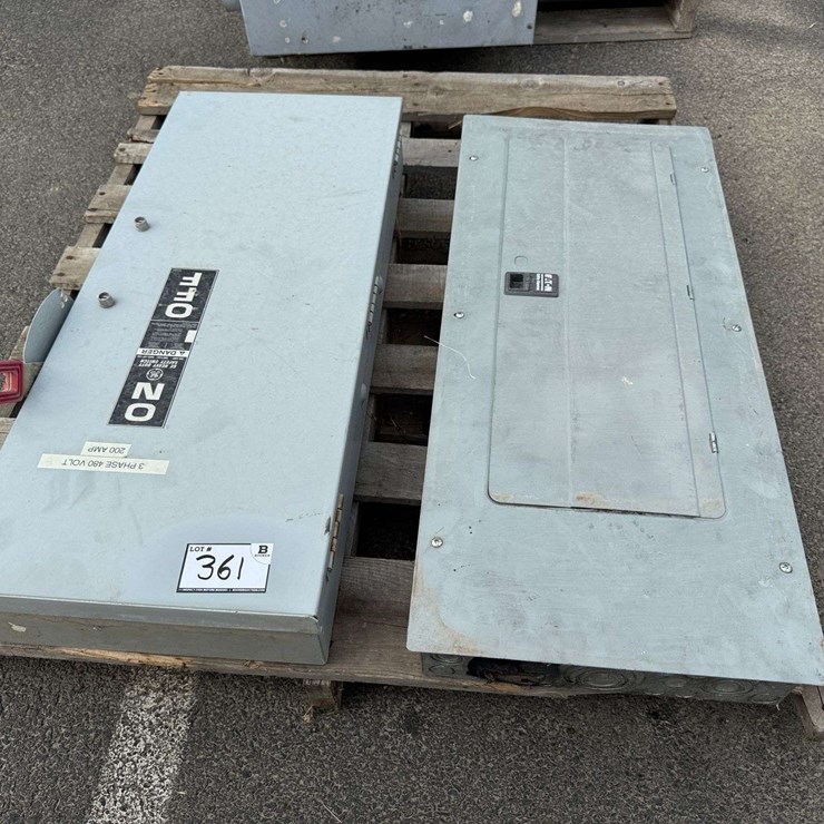 Disconnect Switch and Circuit Breaker Box