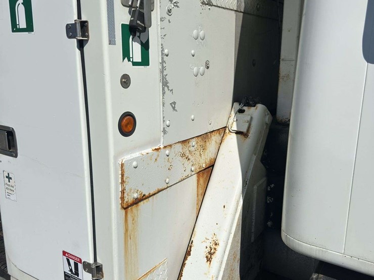 2000-international-4900-image-15