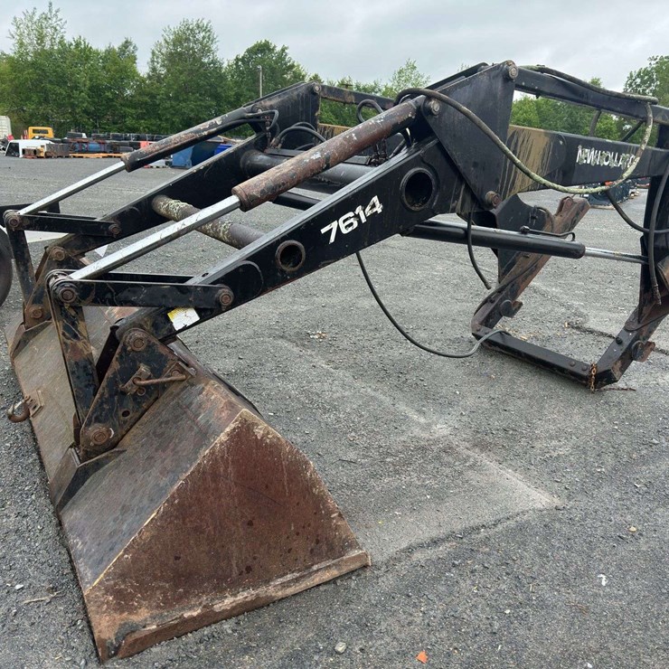 NEW HOLLAND 7614