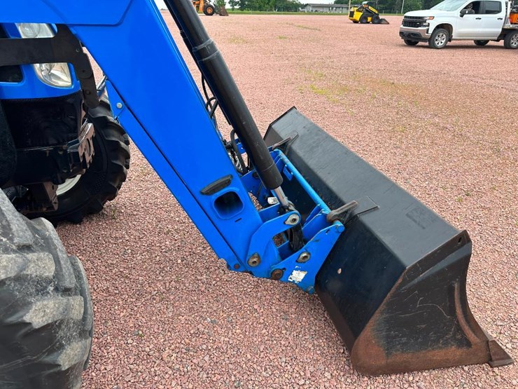 2009-new-holland-855tl-image-34