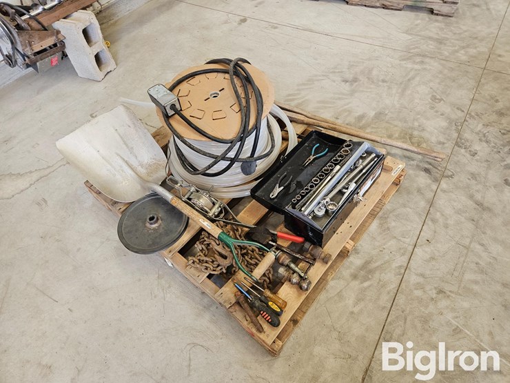 pallet-of-misc.-tools,-parts,-&-fasteners-image-2