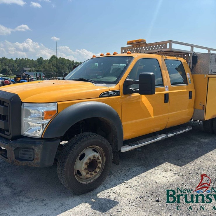 2011 FORD F550