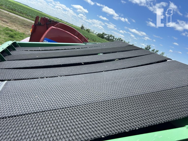 2012-john-deere-568-image-26