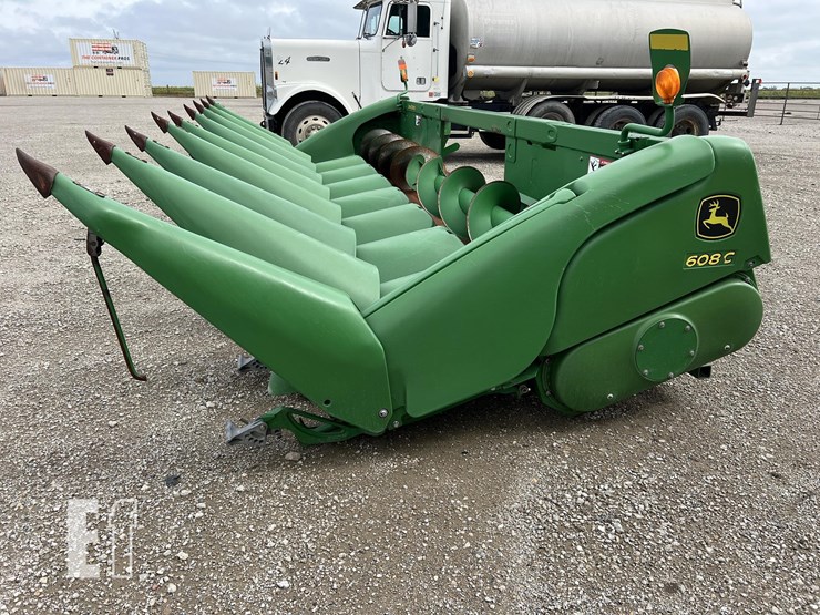 2013-john-deere-608c-image-1