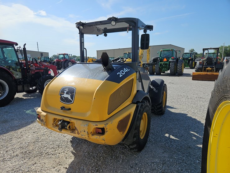 2022-deere-204l-image-17