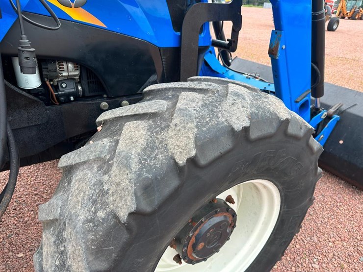 2009-new-holland-855tl-image-9