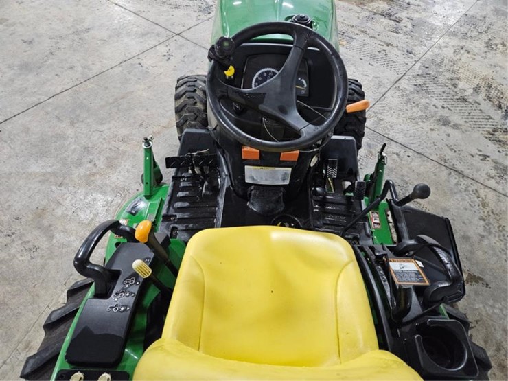 john-deere-2320-image-19