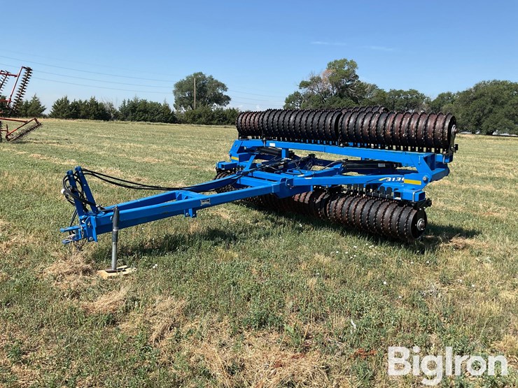 2011-landoll-3130-31-image-1