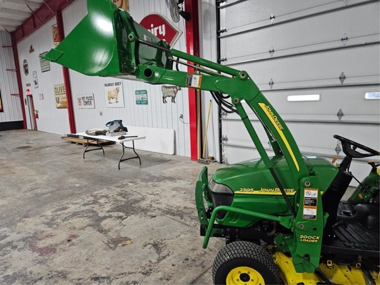 john-deere-2305-image-13
