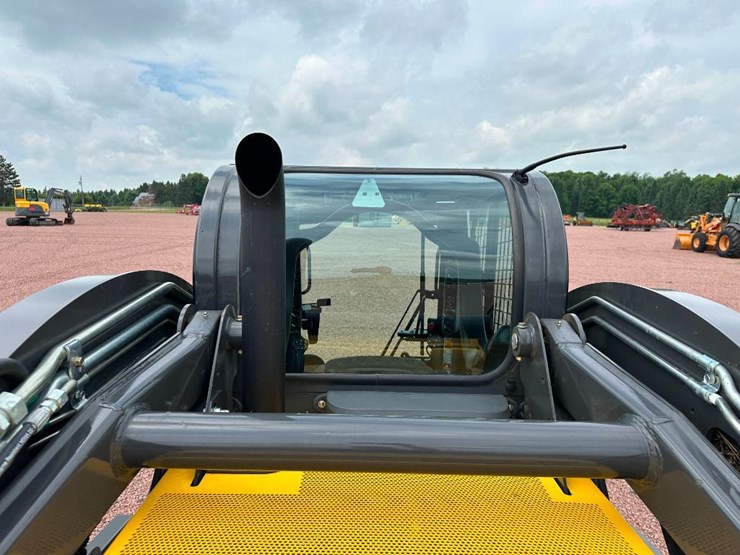 2022-new-holland-l328-image-23