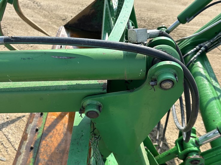 2005-john-deere-7520-image-13