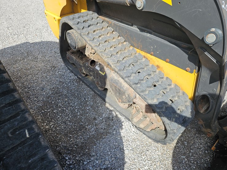 2019-new-holland-c227-image-10