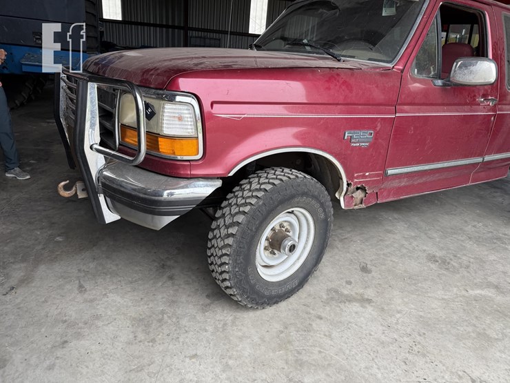 1995-ford-f250-xlt-image-2