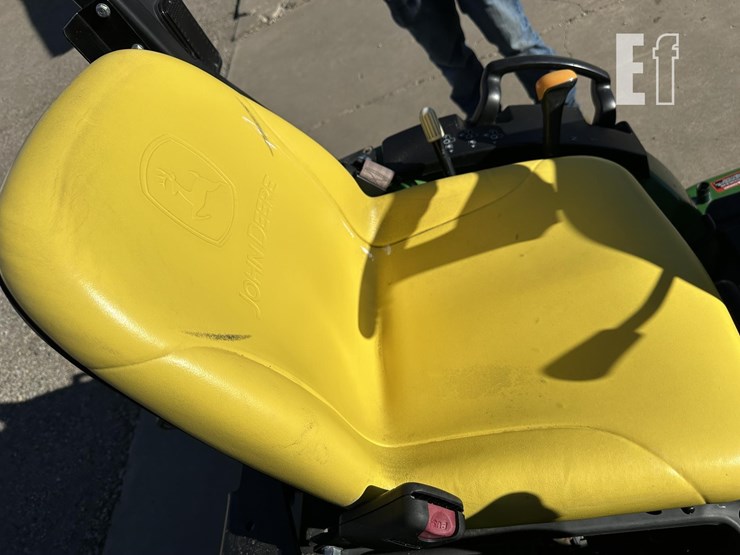2015-john-deere-2025r-image-22