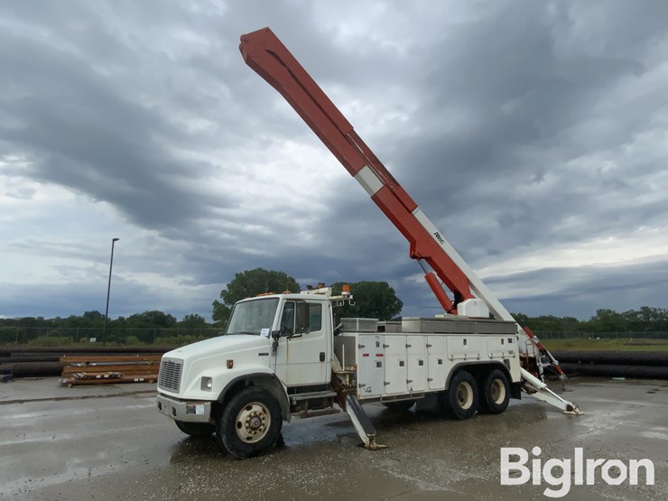 2003-freightliner-fl80-image-1