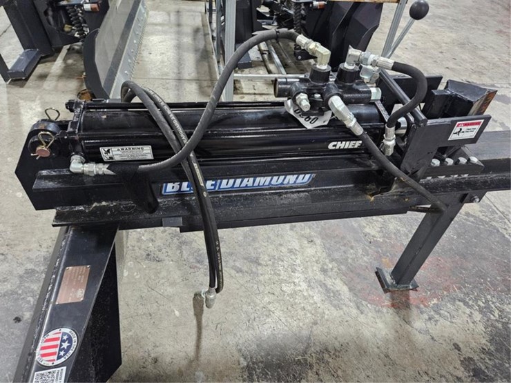#377-•-blue-diamond-150000-skid-steer-log-splitter-image-15