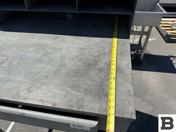 metal-shop-delivery-desk-image-6