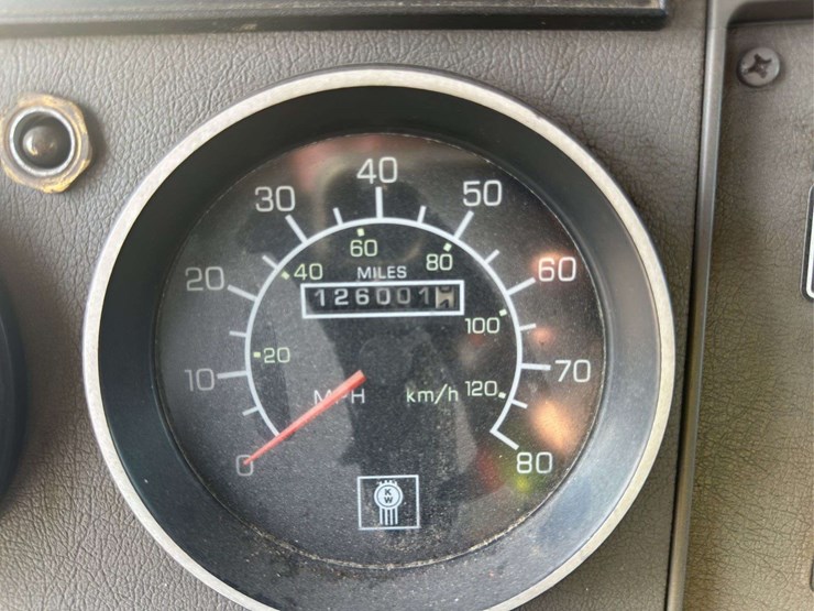 2006-kenworth-t300-image-24