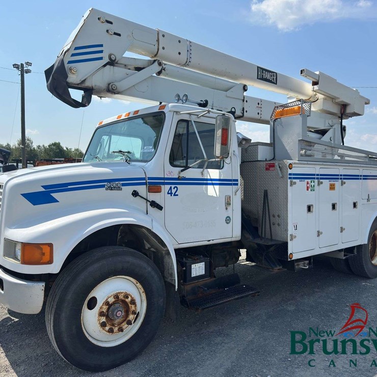 2001 INTERNATIONAL 4700