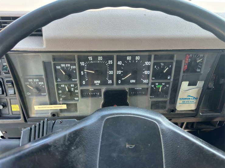 1997-international-4900-image-23