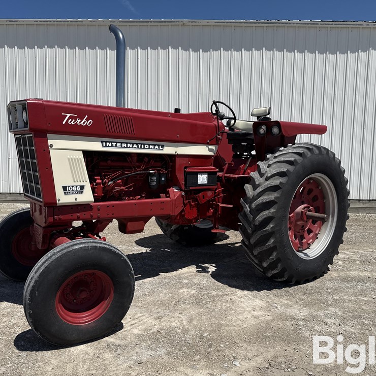 1973 INTERNATIONAL 1066
