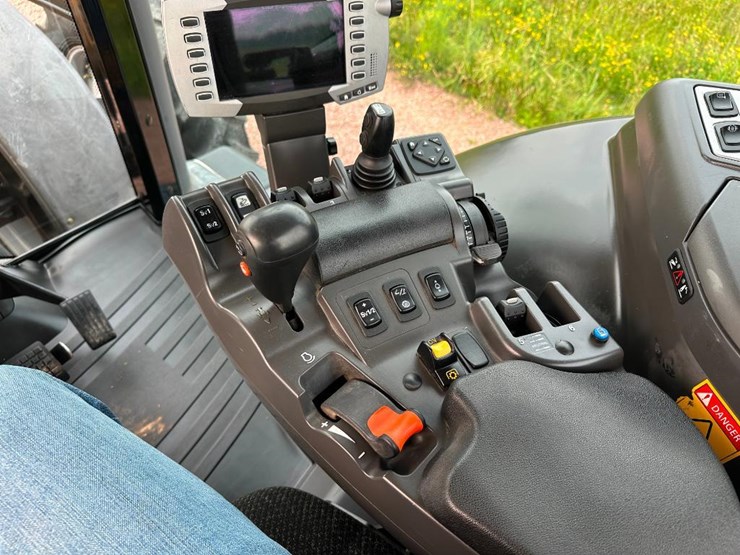 2011-challenger-mt645c-image-62