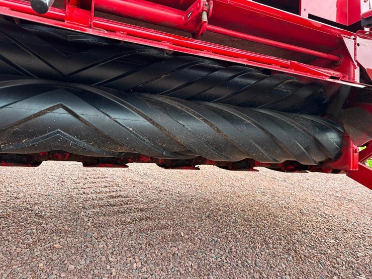 2014-new-holland-h7450-image-28