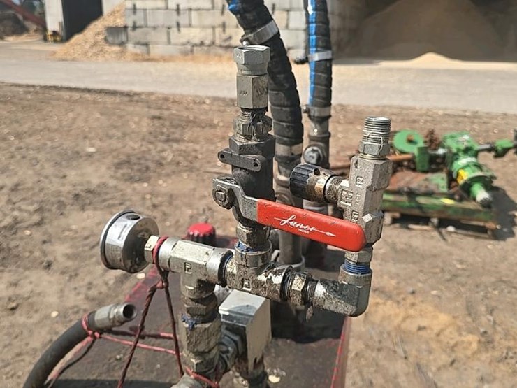 #184-•-hydraulic-oil-tank-image-21