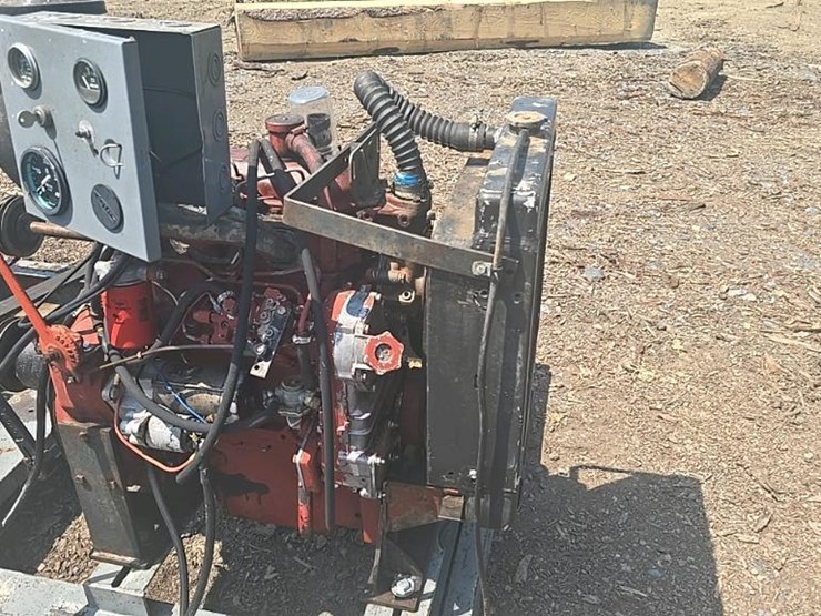 #146-•-iveco-power-unit-with-air-compressor-and-generator-image-15