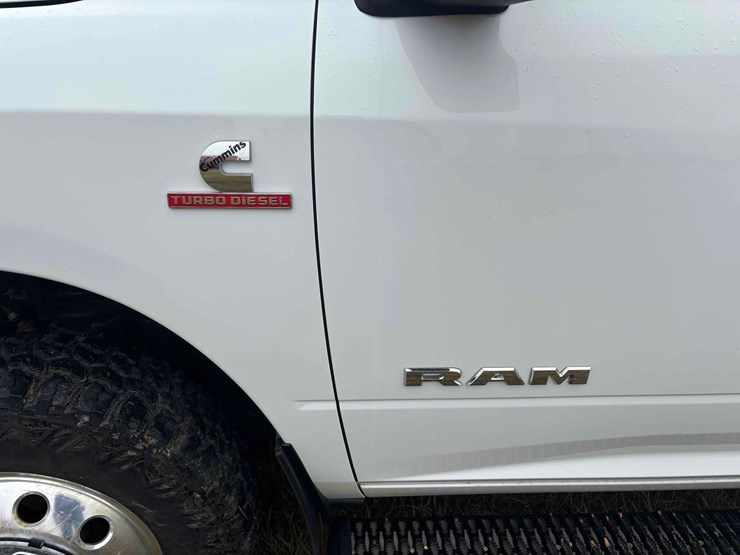 2023-ram-3500-pickup-image-25