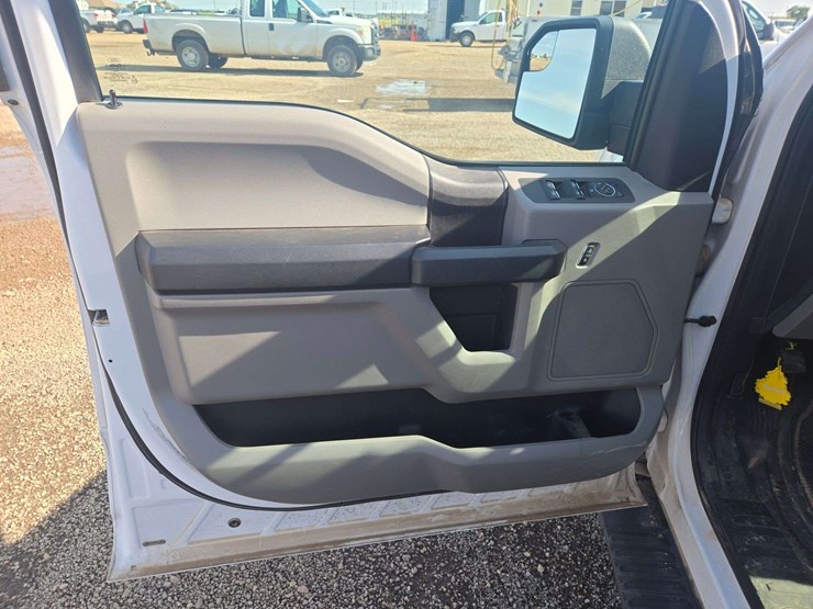 2015-ford-f150-xlt-image-11