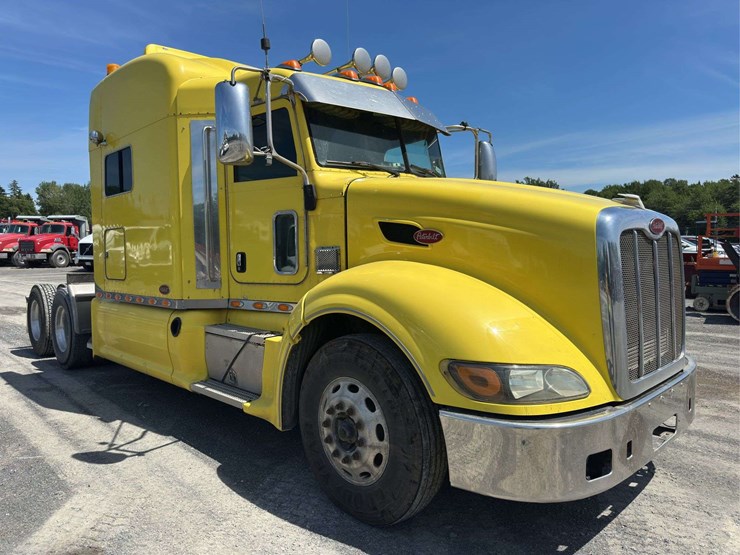 2011-peterbilt-386-image-2
