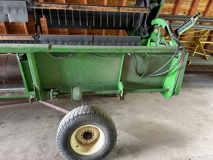 john-deere-220-image-2