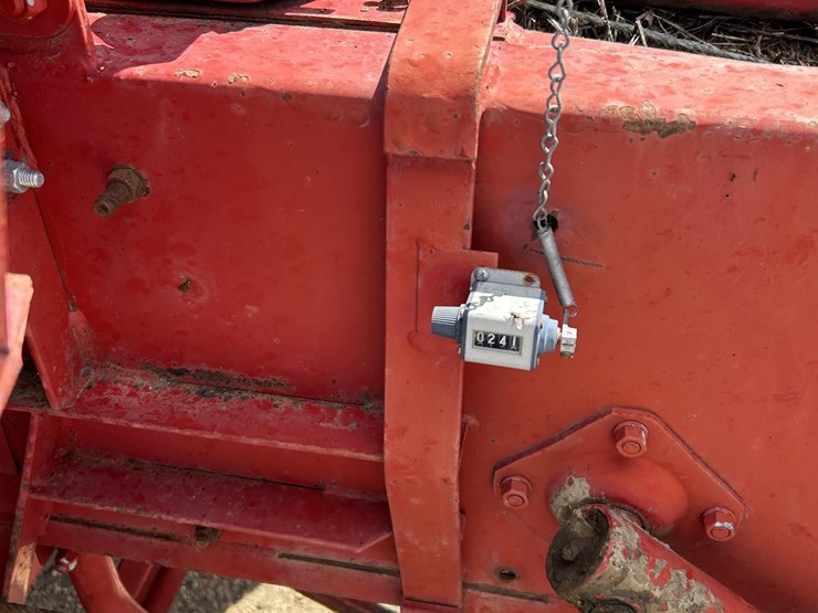 new-holland-311-image-13