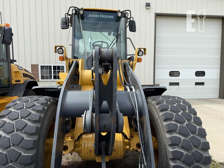 2019-deere-524kii-image-21