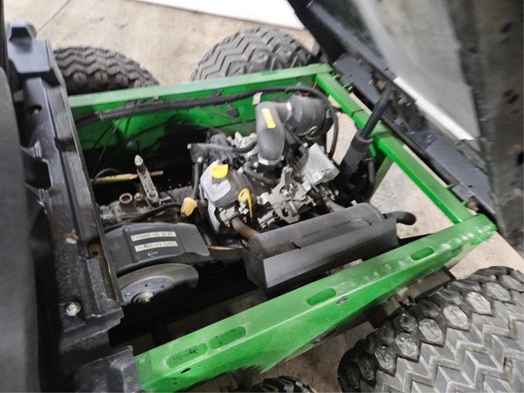 2014-john-deere-gator-image-15