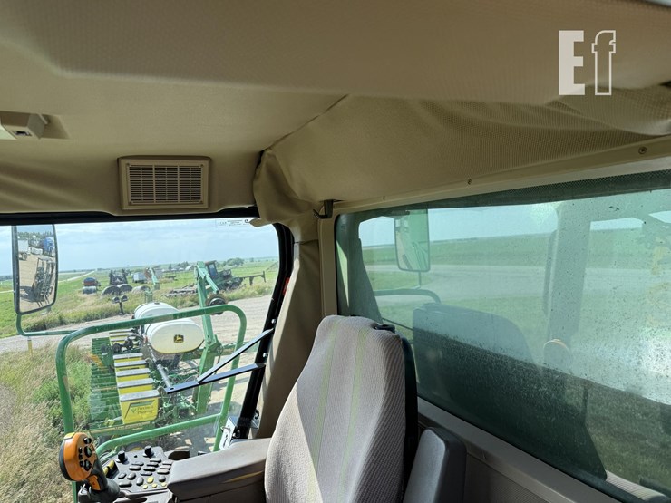 2002-john-deere-9560-sts-image-55