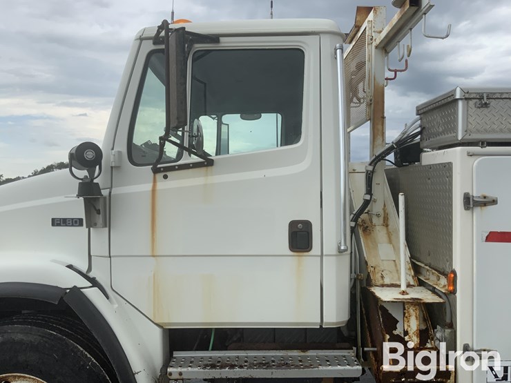 2003-freightliner-fl80-image-20