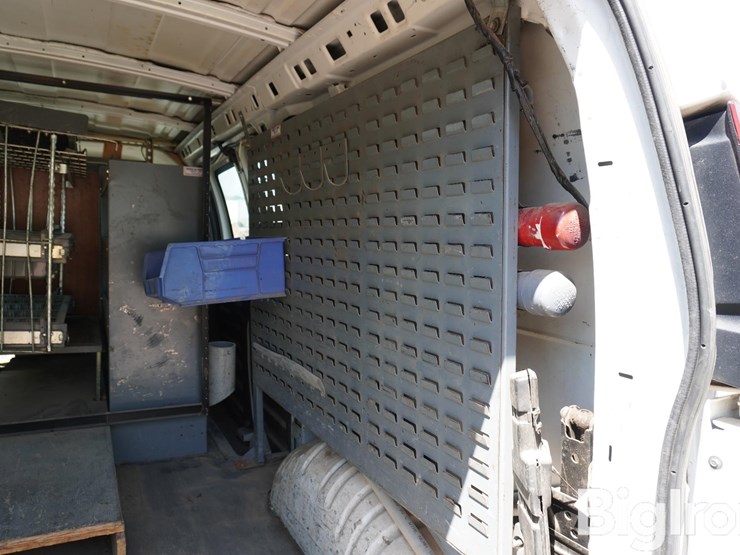 2004-chevrolet-express-1500-image-17