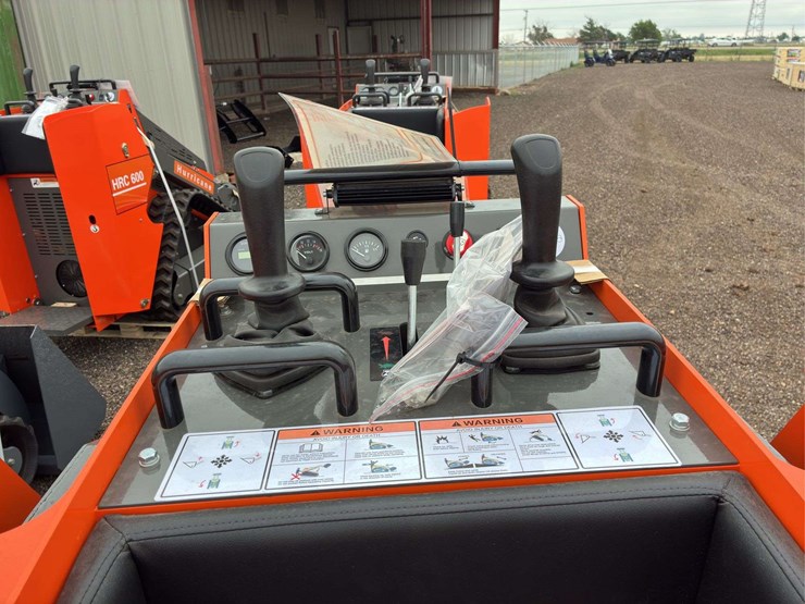 mini-skid-2024-hrc600-skid-steer-image-6