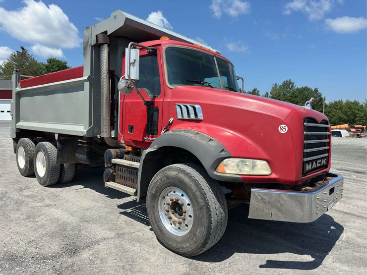 2009-mack-granite-gu813-image-2