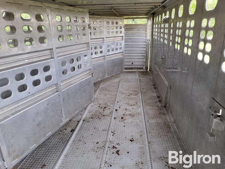 2002-wilson-5724t-t/a-gooseneck-livestock-trailer-image-20