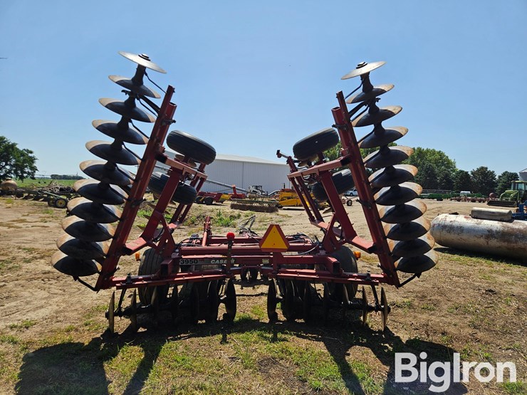case-ih-3950-image-6