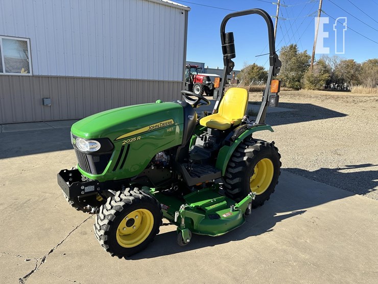 2015-john-deere-2025r-image-1
