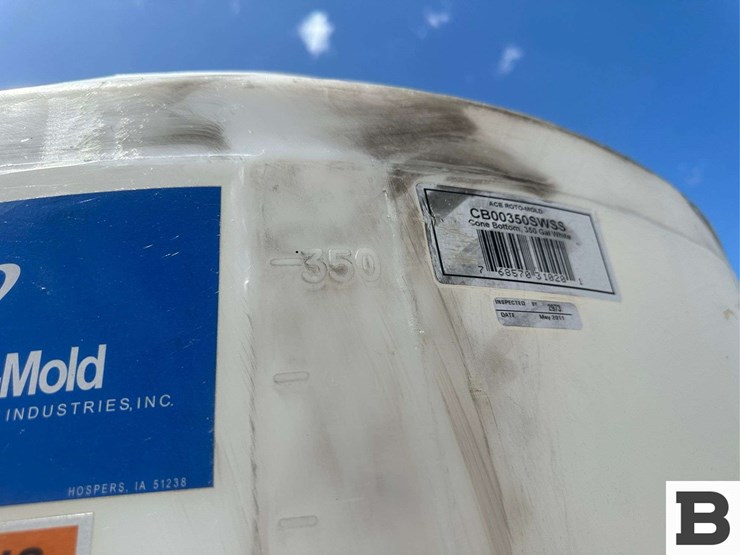 ace-roto-mold-350-gallon-vertical-tank-image-8