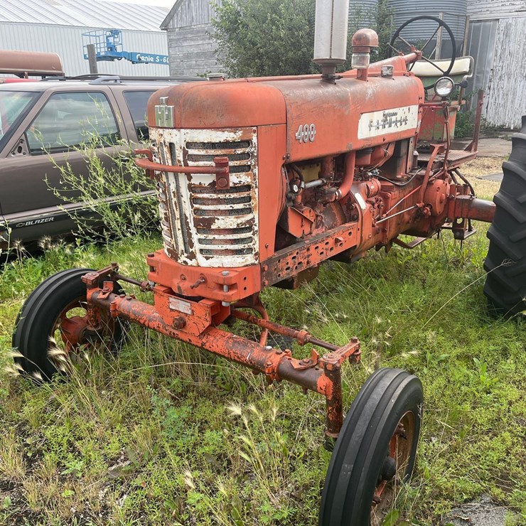 Farmall 400 Tractor